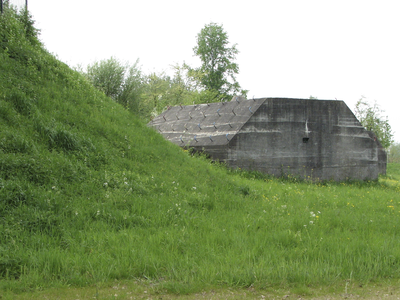 905060 Gezicht op een bunker bij het fort de Gagel (Gageldijk) te Utrecht.